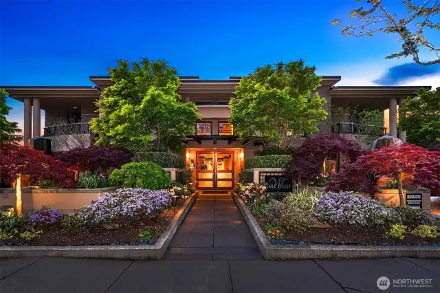Welcome to Kirkland's top rated Luxury community!! Highly desired!