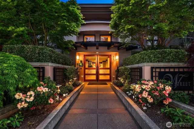 The prettiest community in downtown Kirkland. Water features and lush landscape!