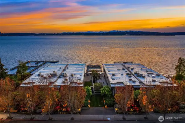 Enjoy daily sunsets from this gorgeous unit!!