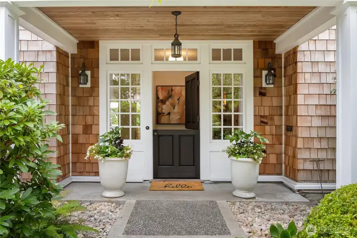 Love a Dutch door!