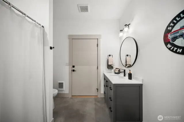 3/4 bath in shop