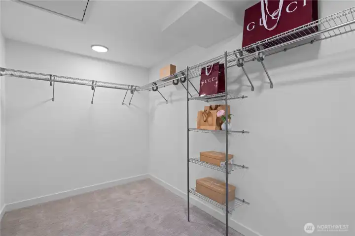 PHOTOS ARE OF MODEL HOME 1704B - SIMILAR LAYOUT W/DIFFERENT COLOR SCHEME.