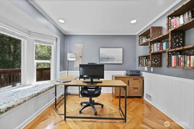 Den/office near entry