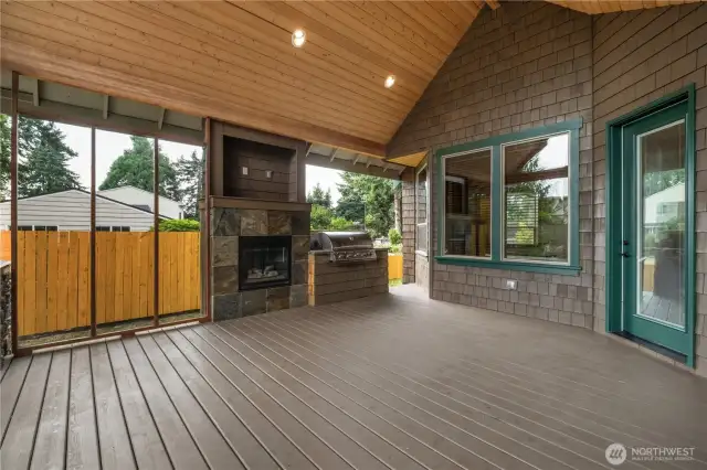 422sf of covered outdoor space.