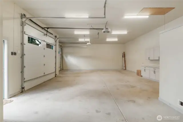 Detached shop.