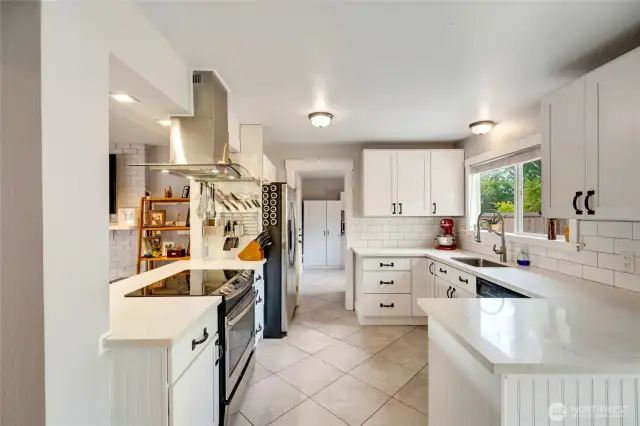 Lots of counter space and prep work including room for entertaining