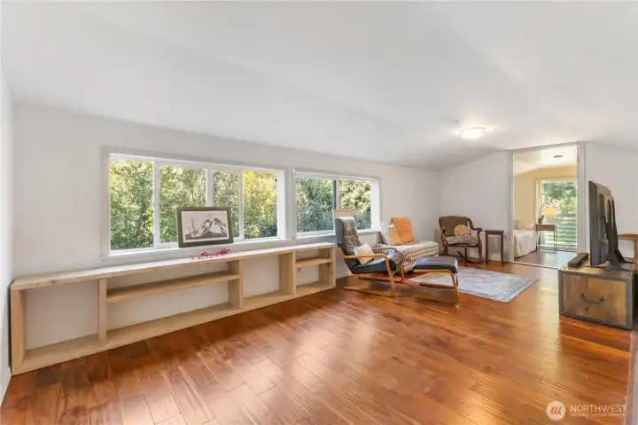 2nd floor large & bright bonus space between 2nd  3rd bedrooms