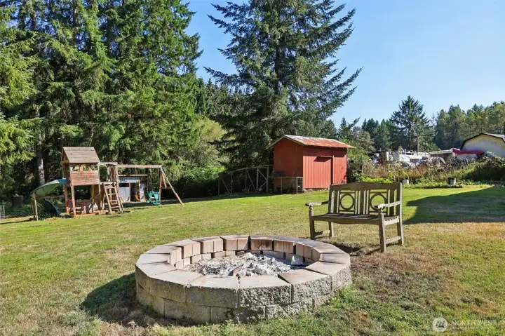 Gather 'round the firepit - s'mores anyone?
