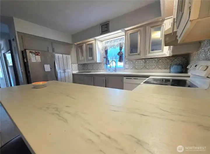 Lots of counter space in this kitchen!