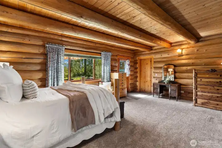 Primary Bedroom w Attached 3/4 Bathroom