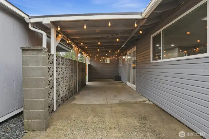 Covered patio with privacy screen