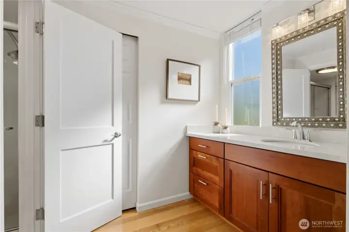 En-Suite Sink + Closet