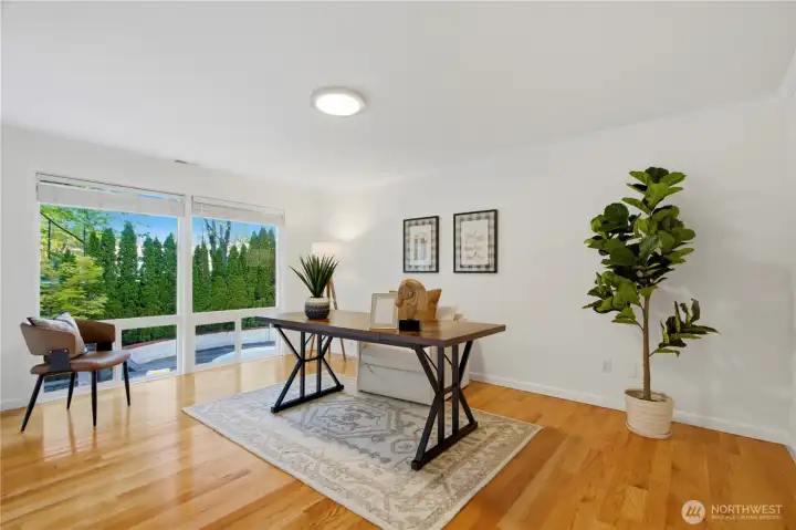 Bedroom #5 / Office Space - w/ view of Somerset Elementary and pool