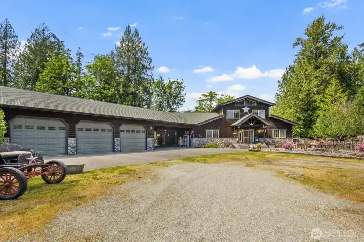 Huge 3 bay garage