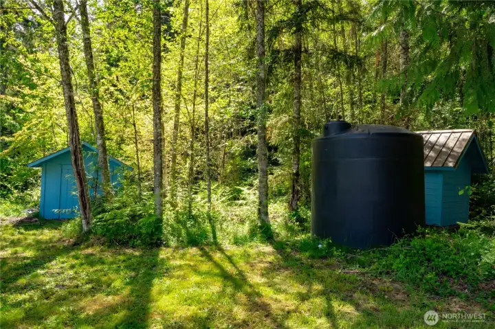 Well House w/500 gal cistern, 3000 Holding Tank, Storage Shed