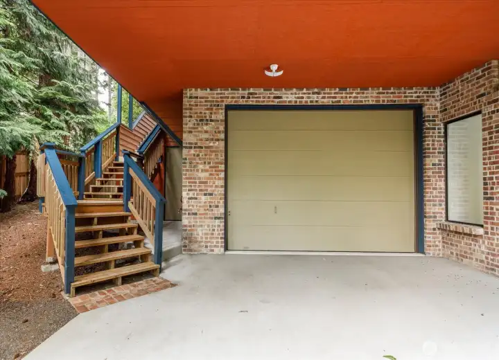 Showing carport and garage Showing carport and garage