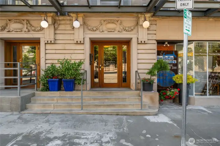 Gracious entry greets you Gracious entry greets you