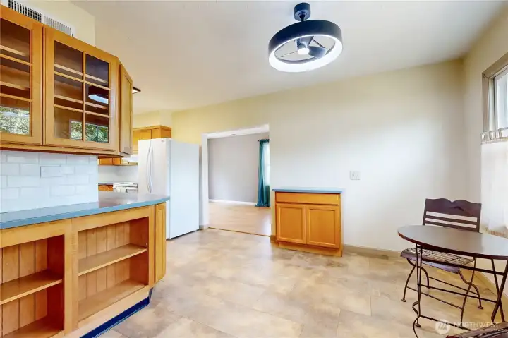 kitchen eating nook