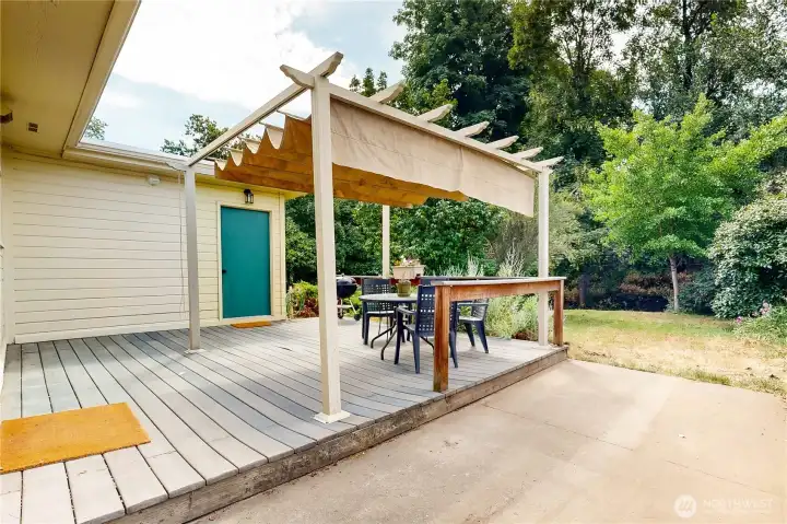 deck with access from primary