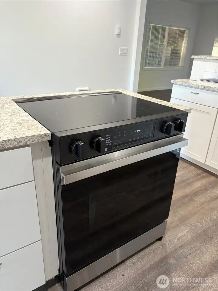 The island has an electric range.