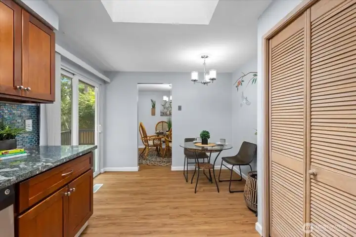 Cozy breakfast nook—perfect for morning coffee and birdwatching.