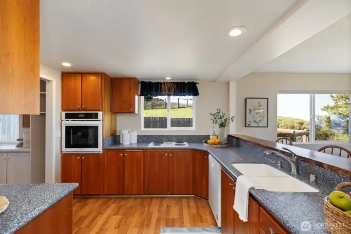 User friendly kitchen, view from the side entrance,