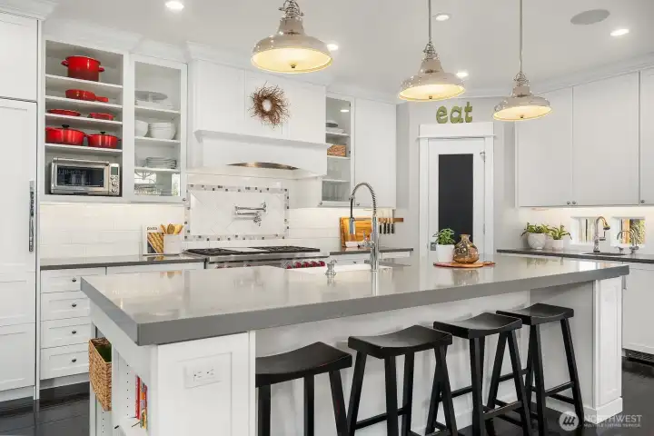 Oversized island with double dish washer