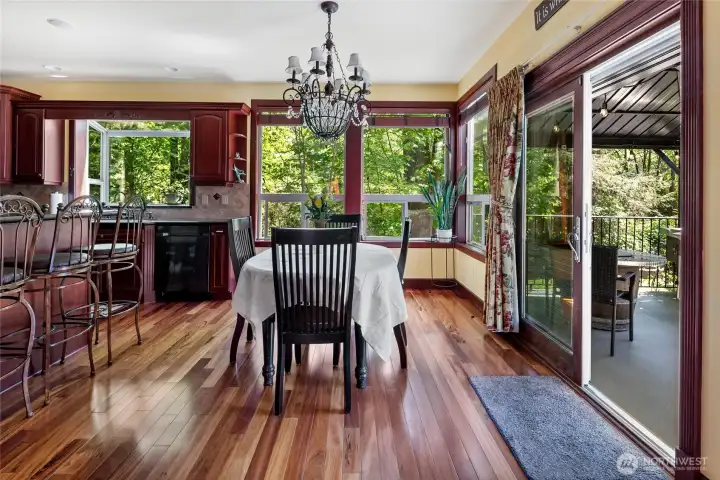 Kitchen dining area
