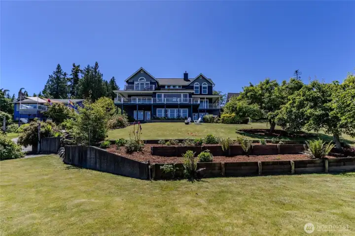 Stunning Architectural Masterpiece! Stunning Architectural Masterpiece!