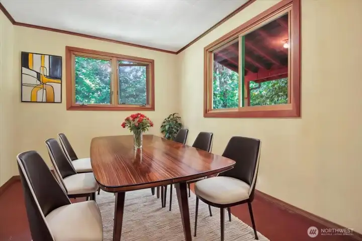 Virtually Staged dining area