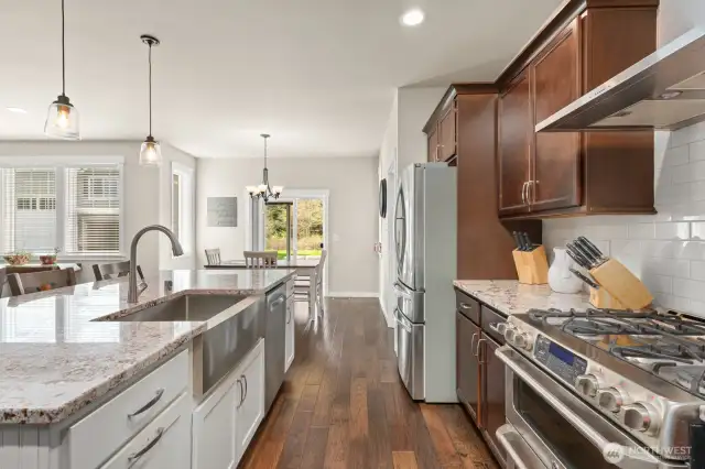 Double oven and stainless steel appliances