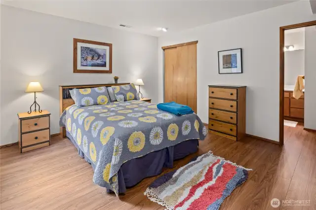 Main floor bedroom w/ ensuite bathroom