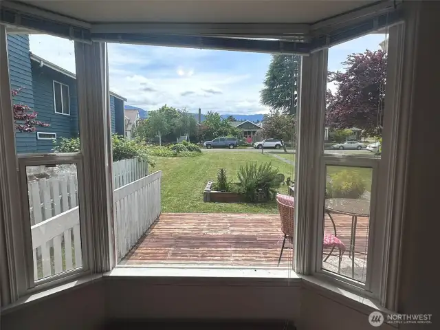 Front bedroom and mountain view again!