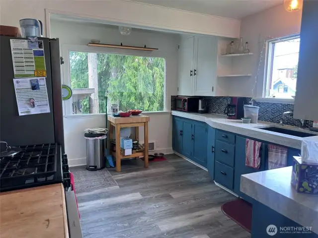 Bright and sunny kitchen!