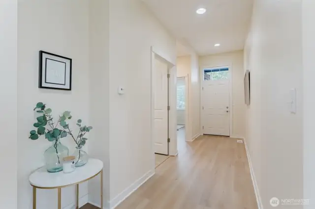This charming, recessed nook offers the perfect spot to add a personal touch—whether it’s a cozy table for keys and mail, a statement plant, or a favorite piece of decor. A simple space that makes a stylish impression.
