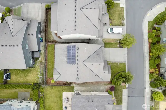 Roof equipped with high-efficiency solar panels—energy savings and peace of mind built right in.