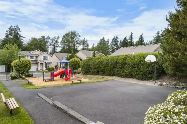 Lakeview Parke Community Playground