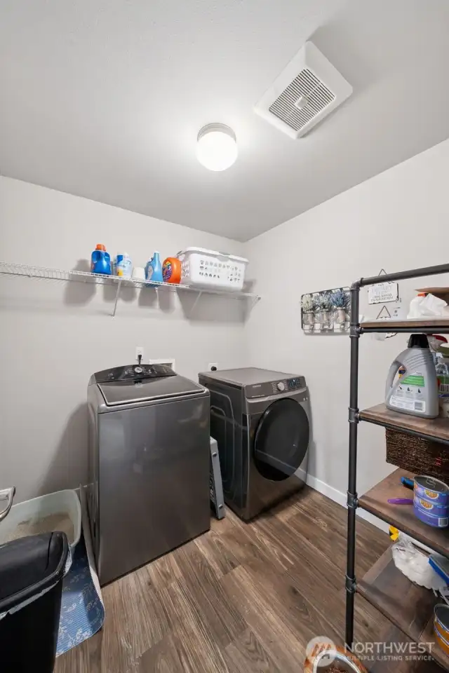 Oversized laundry Room