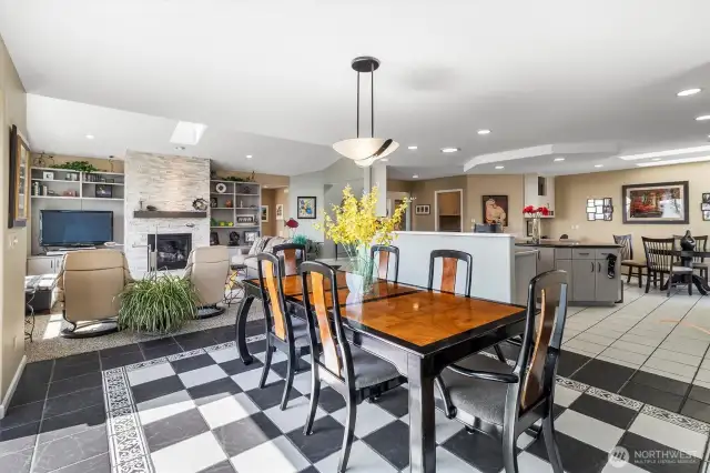 the large dining room ca accommodate a large table for those big ho,iday dinners.