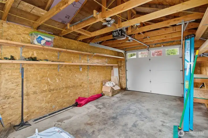 Detached Garage (items do not convey)