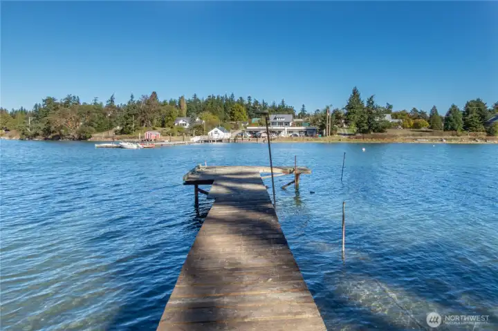 Kayak on the calm waters of Mystery Bay. This home is ideally positioned across from the Nordland General Store.