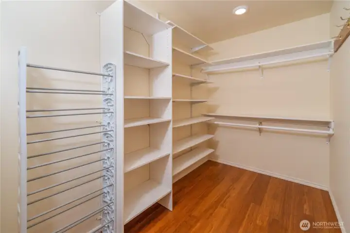 Walk-in closet off primary bath