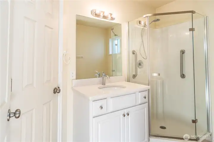 3/4 guest bath