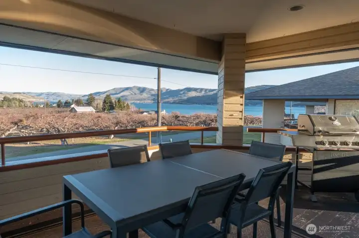 Spacious Lake View Deck