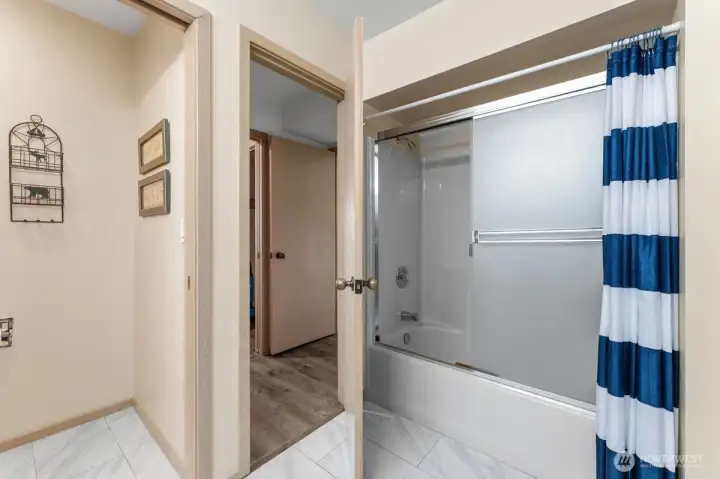 Lower Level Bathroom with Tub/Shower