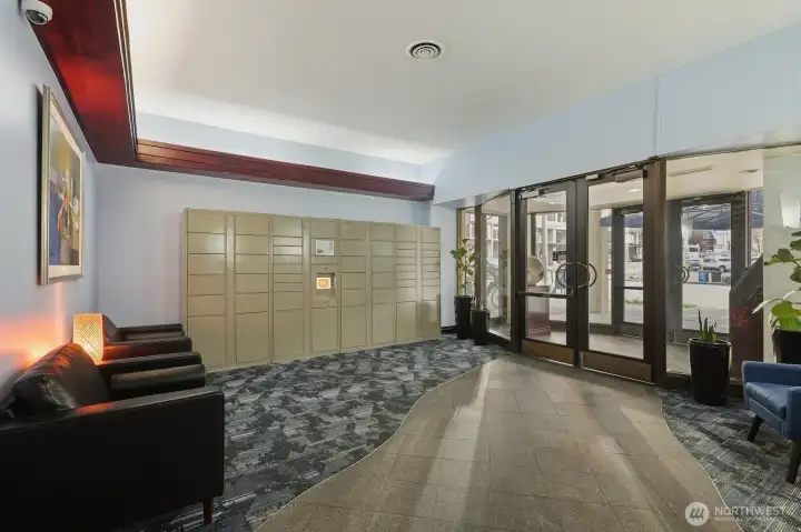 Secure lobby entry with Amazon lockers makes it easy to receive guests and packages.