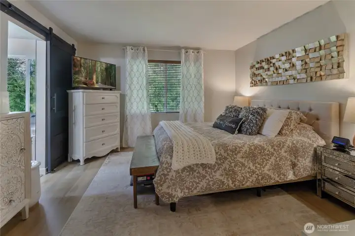 Gorgeous primary suite