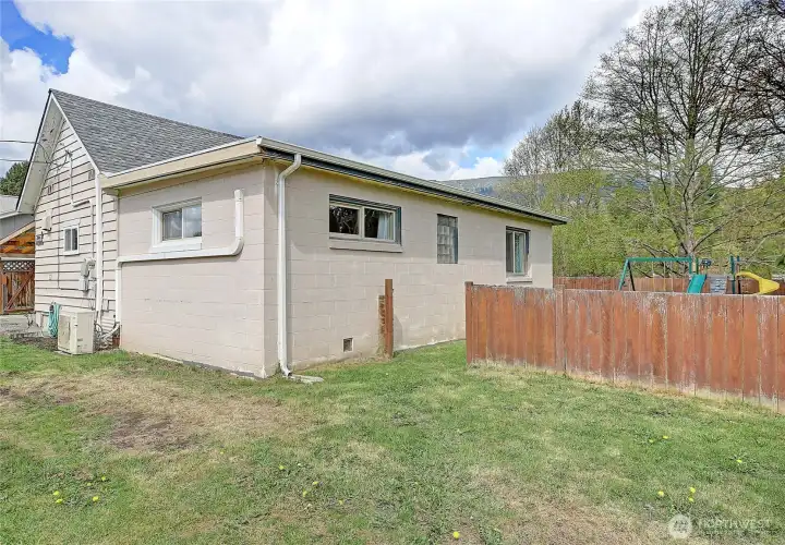 New flat roof in 2025, the pitch roof done around 2015 & new plumbing in 2017.