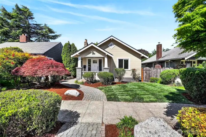 Welcome to 3033 44th Ave SW