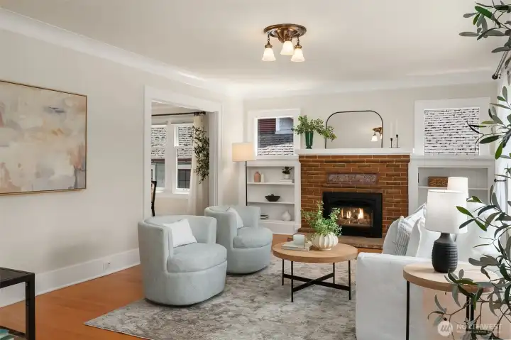 Wonderful flow from the living room into the formal dining room. Wonderful flow from the living room into the formal dining room.